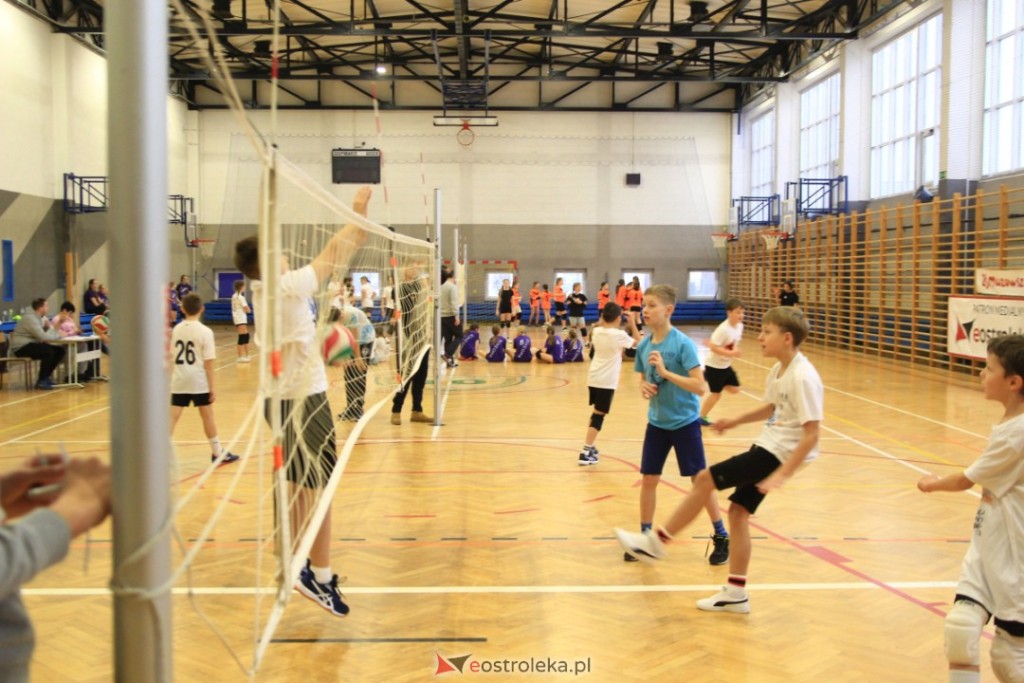 Mikołajkowy Turniej Piłki Siatkowej z SM "CENTRUM" - zdjęcie #35