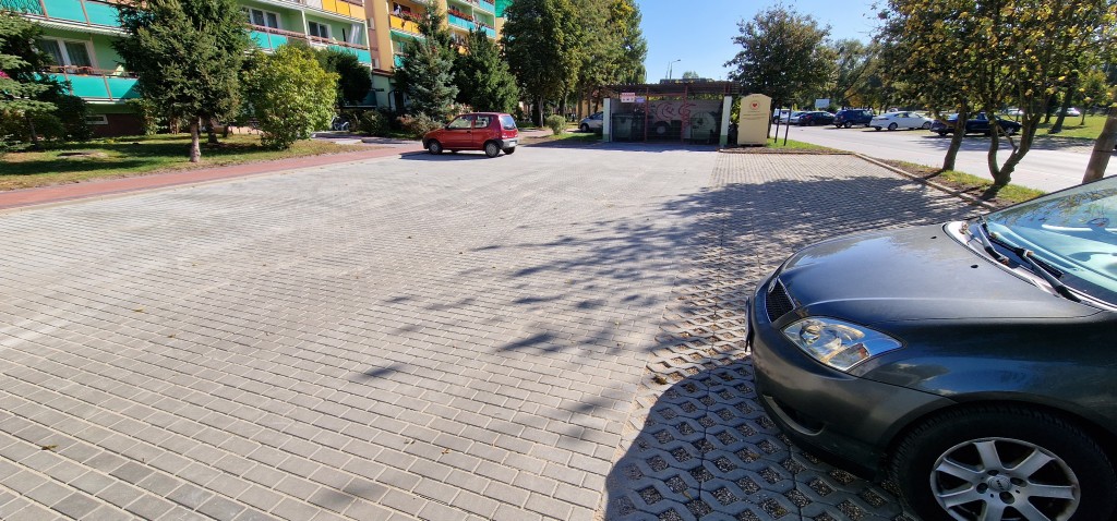 Parking przy ul. gen. Antoniego Madalińskiego 3-5 - zdjęcie #2